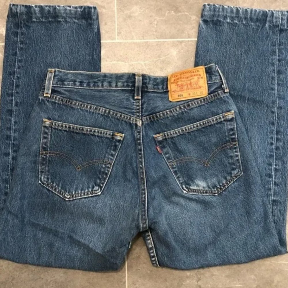 Levi’s 501 vintage cropped dark wash jean distressed 31